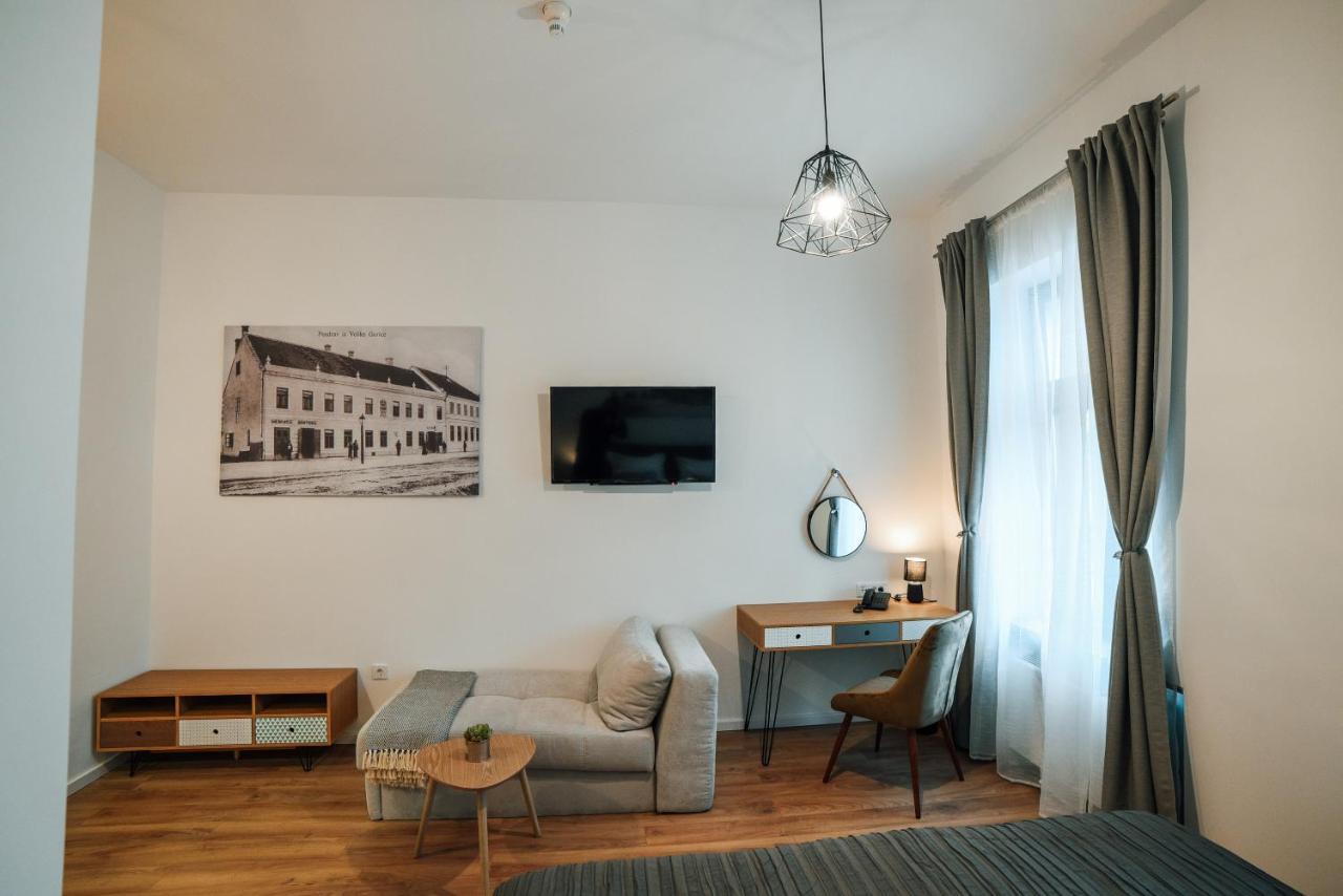Chop Old House Hotel Velika Gorica Exterior photo